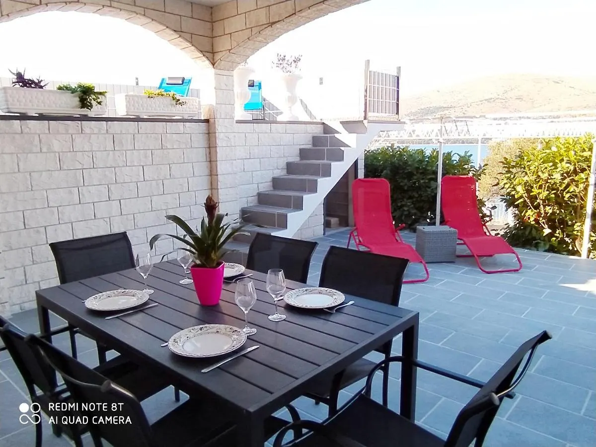 Apartment Villa Sandrina Donji Okrug  Croatia